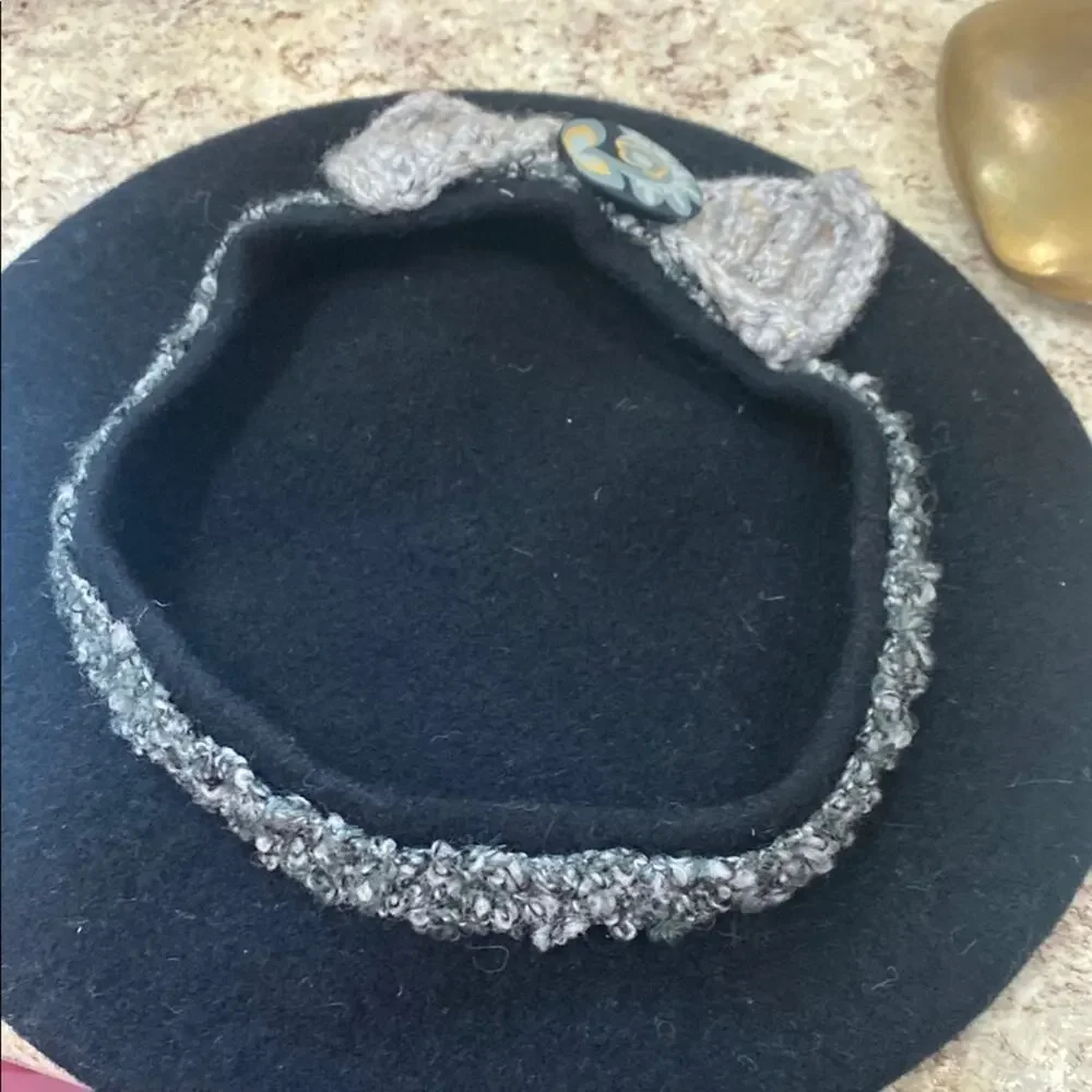 Vintage Elegant Black and Gray wool beret - Picture 3 of 5